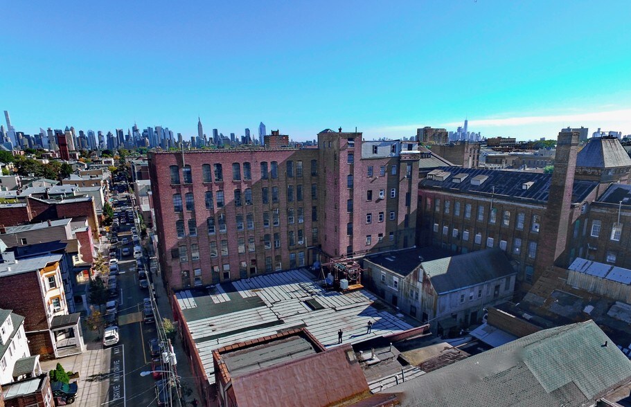 Primary Photo Of 540 39th St, Union City Warehouse For Lease