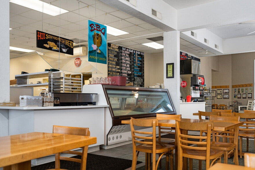 More Photos Of 2569 Charlevoix Rd, Petoskey Restaurant For Sale