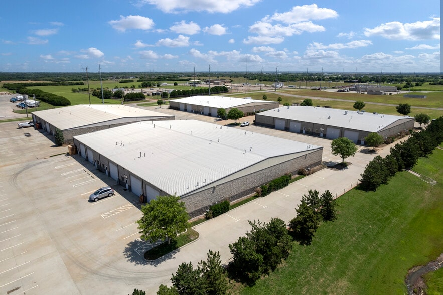 More Photos Of 7312 NW 164th St, Edmond Unknown For Lease