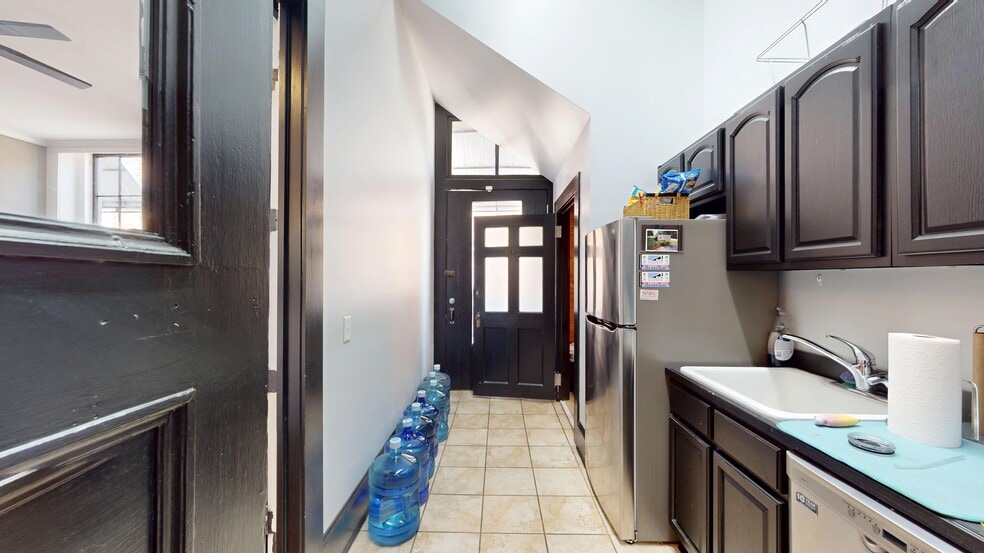 More Photos Of 110 N Broad St, Monroe Storefront Retail Office For Sale