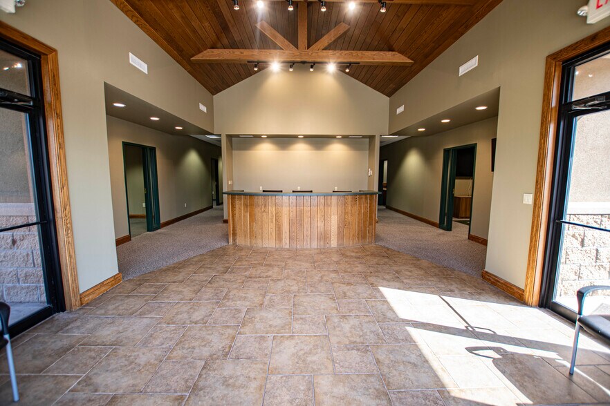 More Photos Of 17231 Bel-Ray Pl, Belton Office For Lease