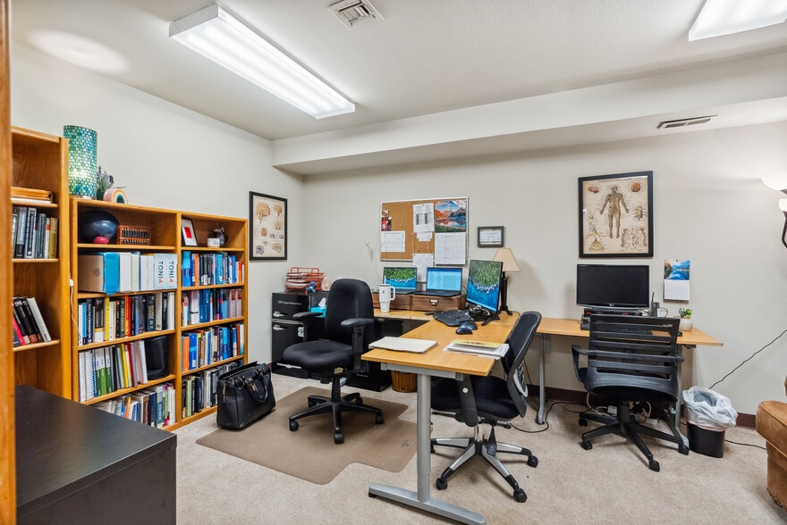 More Photos Of 126 15th St SE, Puyallup Medical For Lease