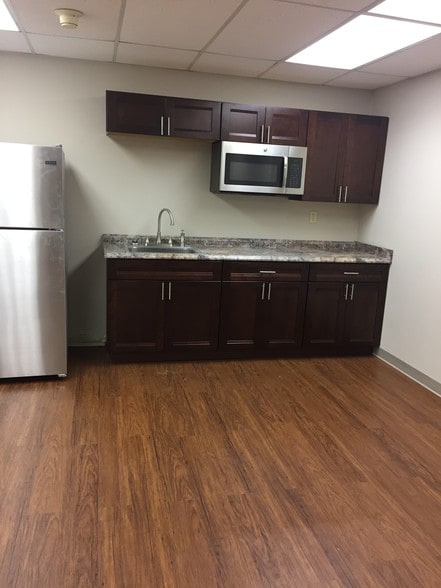 More Photos Of 2903 Wall Triana Hwy, Huntsville Flex For Lease