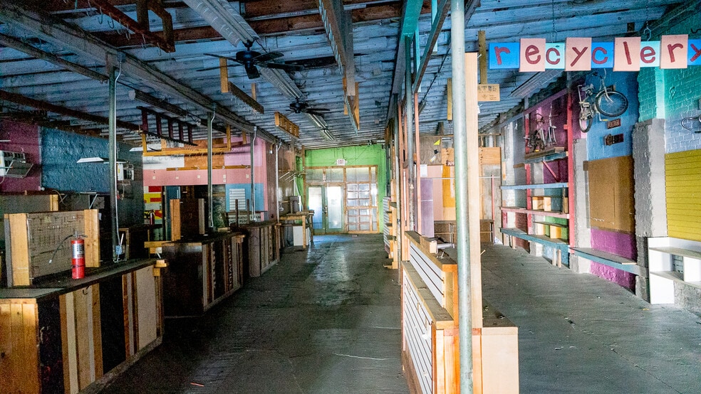 More Photos Of 620 S Main St, Gainesville Warehouse For Lease