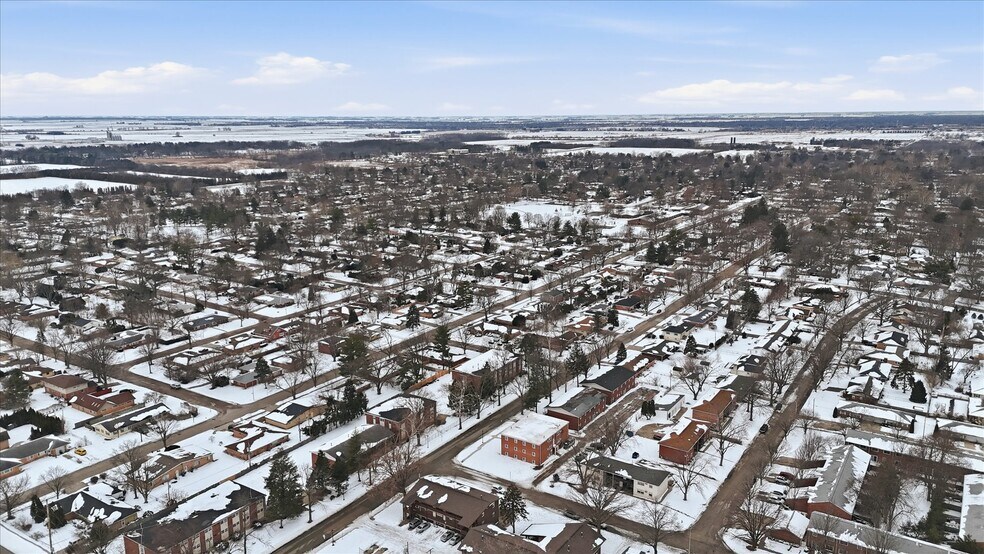 More Photos Of 1306 Silver St, Urbana Apartments For Sale