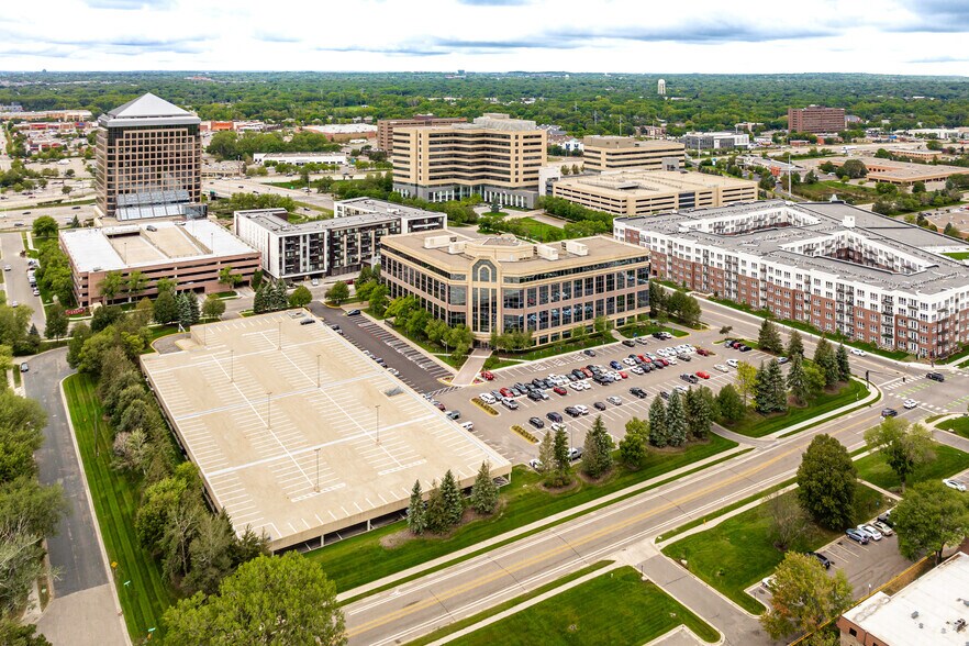 More Photos Of 701 S Xenia Ave, Golden Valley Office For Lease