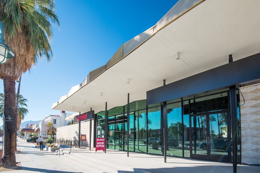 More Photos Of 333 S Palm Canyon Dr, Palm Springs Freestanding For Lease