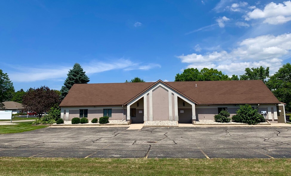 More Photos Of 493 Century Ln, Holland Office For Lease