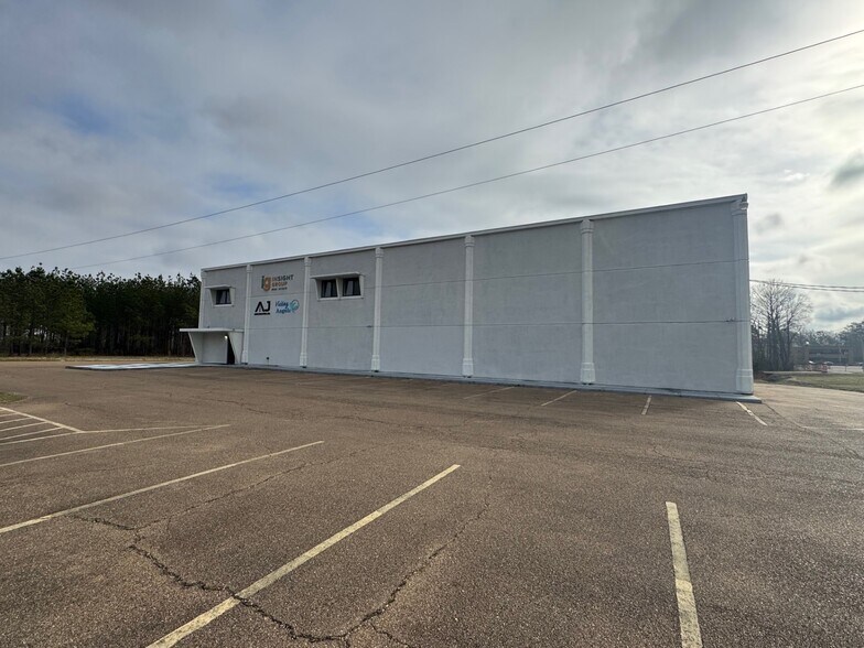 More Photos Of 4400 Mangum Dr, Flowood Office For Lease