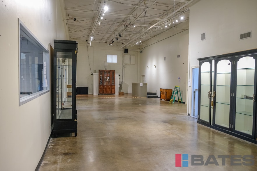 More Photos Of 9203 Diplomacy Row, Dallas Distribution For Lease