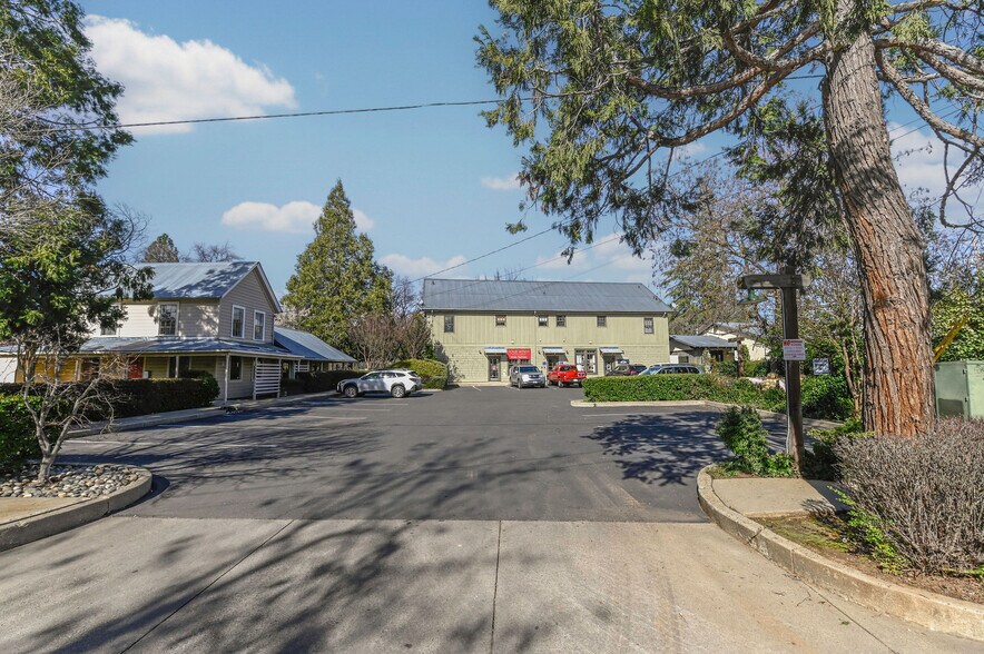 More Photos Of 191 Main St, Murphys General Retail For Sale