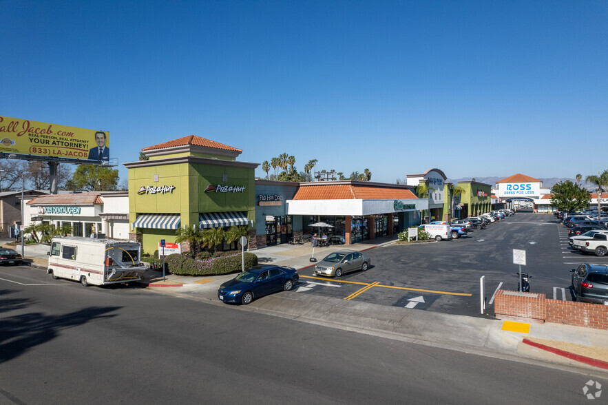 Primary Photo Of 19305-19417 Victory Blvd, Reseda Unknown For Lease