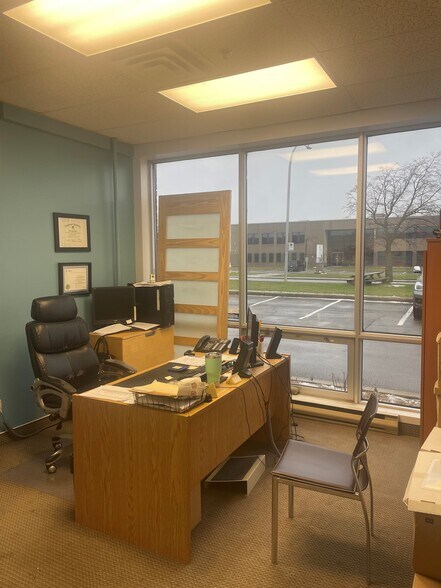 More Photos Of 5750-5850 Rue Cypihot, Montréal Warehouse For Lease