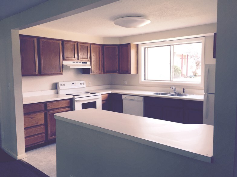 More Photos Of 4973-5271 Tuscarora Rd, Niagara Falls Apartments For Sale