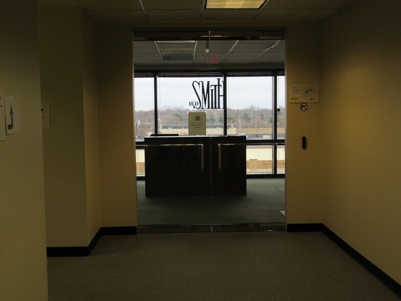 More Photos Of 3201 W White Oaks Dr, Springfield Office For Sale