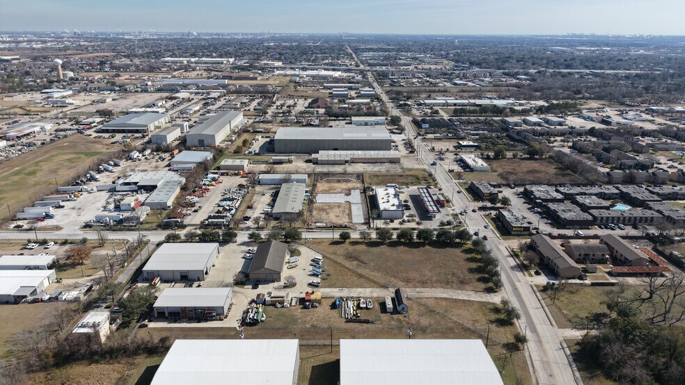 More Photos Of 2077 Magnolia Dr, Pasadena Industrial For Sale