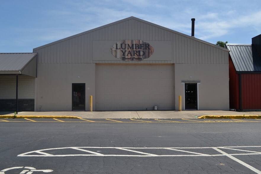 More Photos Of 512 Barrett Blvd, Henderson General Retail For Sale