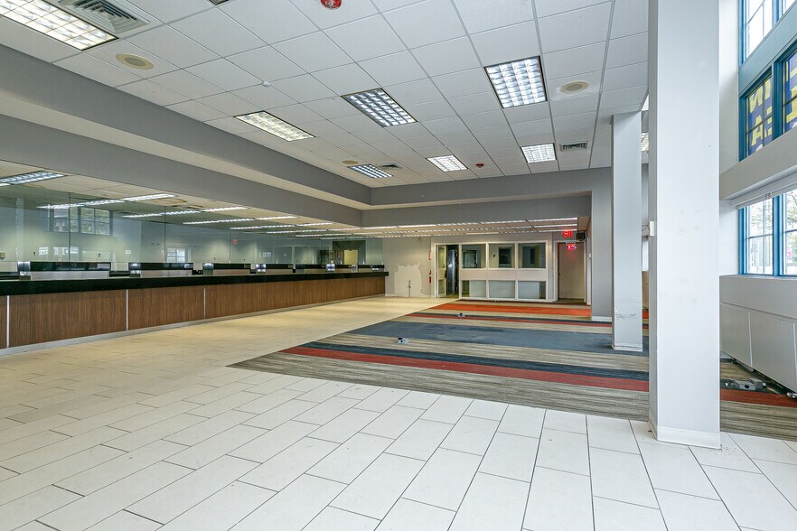 More Photos Of 24840 Northern Blvd, Little Neck Bank For Lease