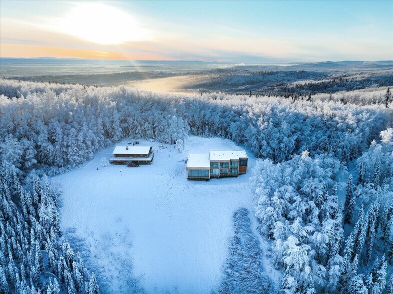 Primary Photo Of 1110 John Kalinas Rd, Fairbanks Hotel For Sale