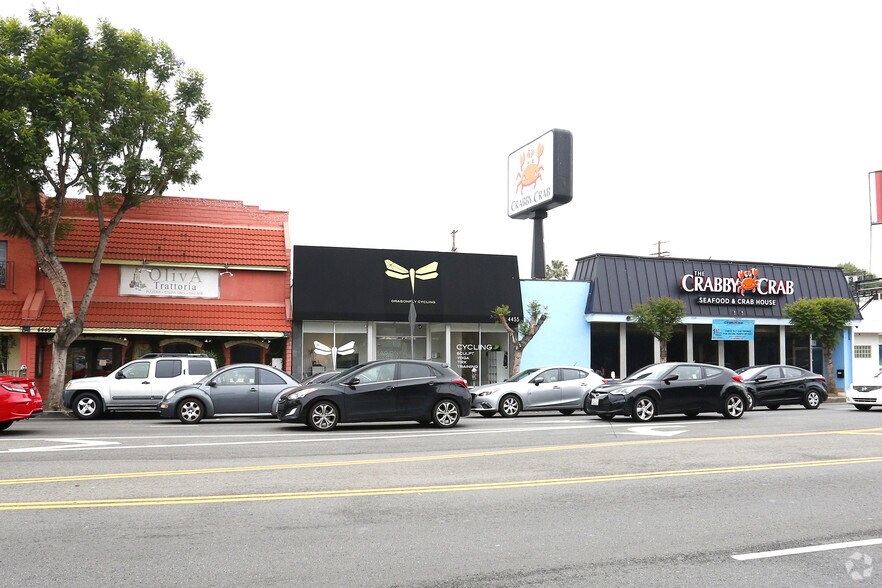 More Photos Of 4455 Van Nuys Blvd, Sherman Oaks Storefront For Sale