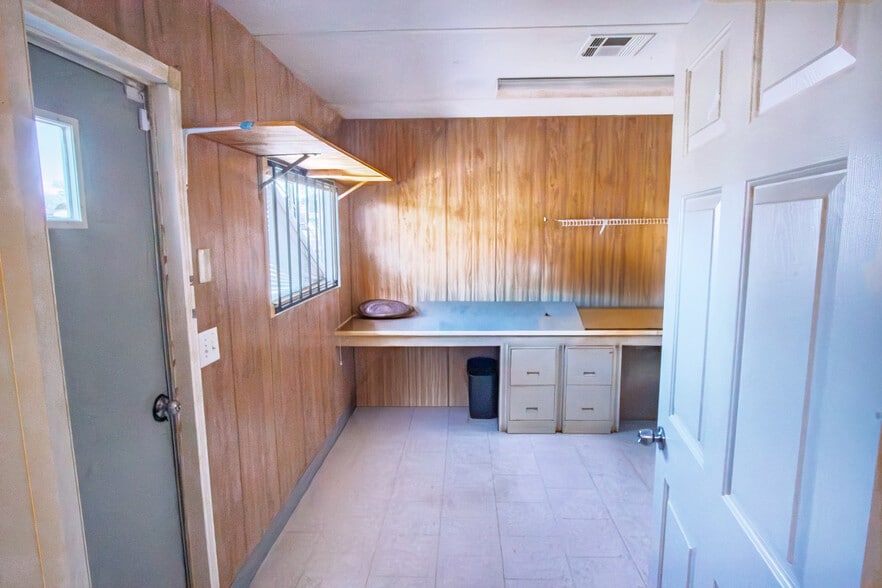 More Photos Of 207 Manley Dr, Anderson Office Residential For Sale