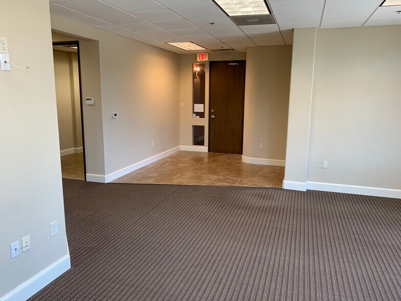 More Photos Of 401 Ranch Road 620 S, Lakeway Medical For Sale