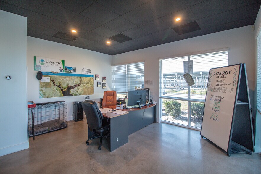 More Photos Of 6640 Taylor Rd, Punta Gorda Light Distribution For Sale