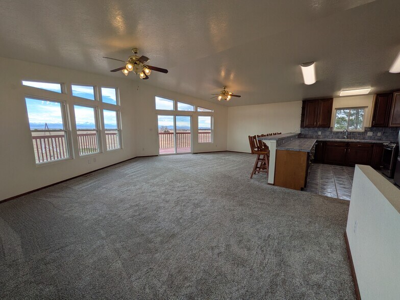 More Photos Of 15507 County Road 10, Fort Lupton Flex For Lease