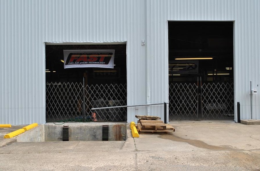 More Photos Of 9201 Wingtip Dr, Houston Warehouse For Sale