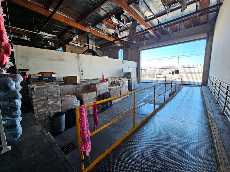 More Photos Of 4121 S Alameda St, Los Angeles Warehouse For Lease