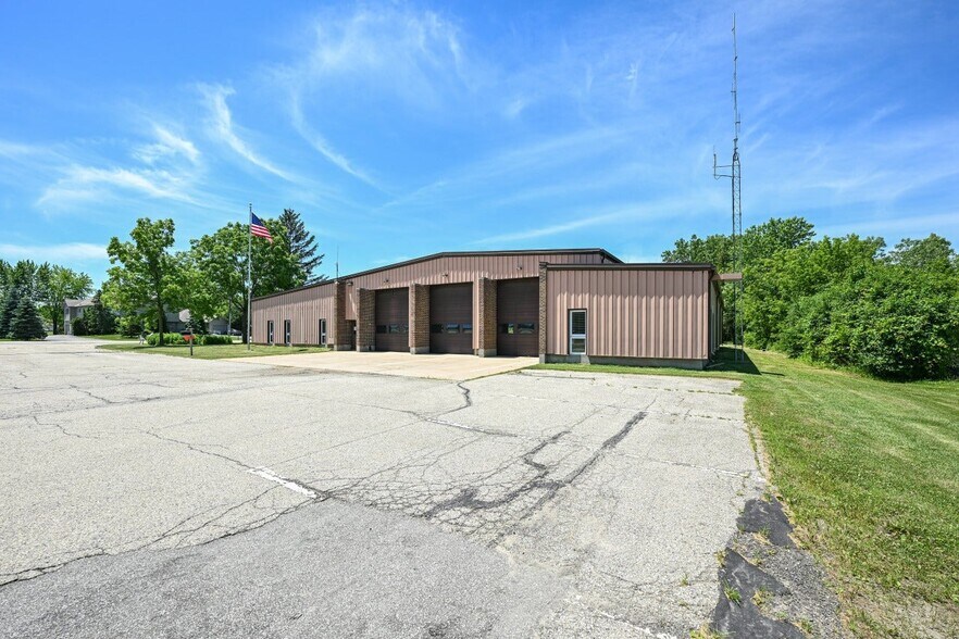More Photos Of 6040 Douglas Ave, Caledonia Police Fire Station For Sale