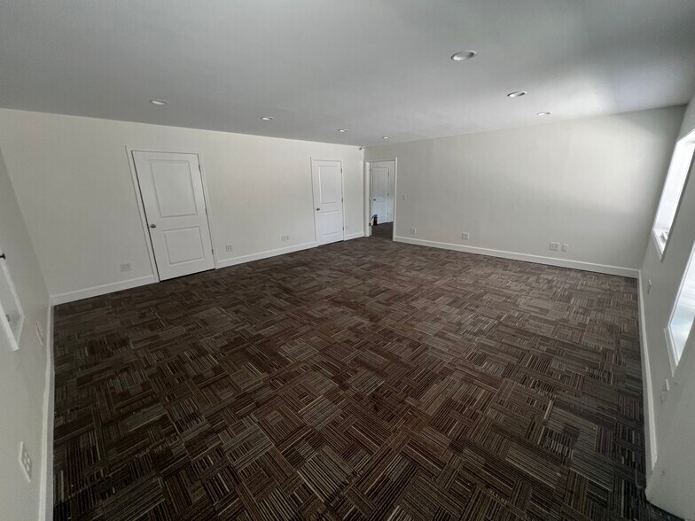 More Photos Of 5154 Augusta Rd, Lexington Flex For Lease
