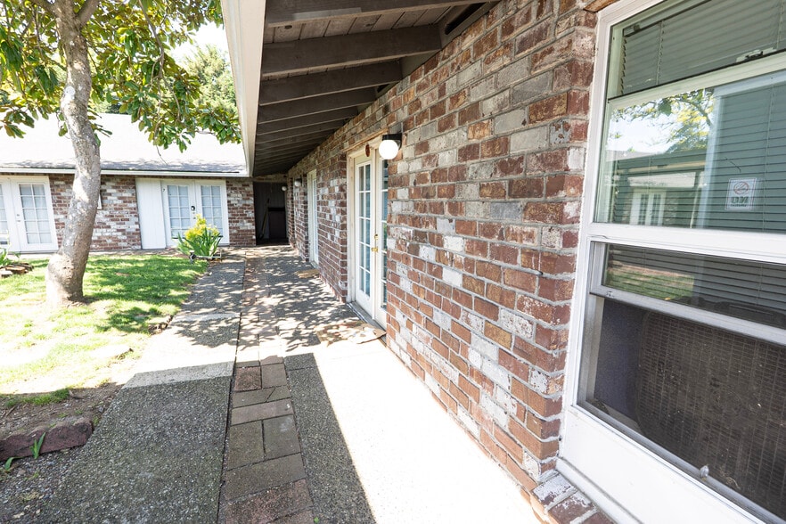 More Photos Of 11212 Bridgeport Way SW, Lakewood Apartments For Sale