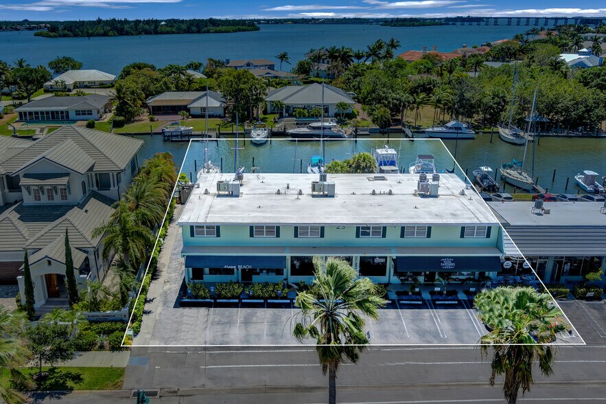 More Photos Of 23 Royal Palm Pointe, Vero Beach Restaurant For Sale