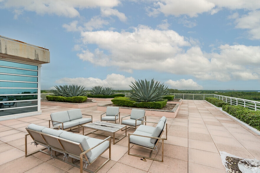 More Photos Of 17777 Old Cutler Rd, Miami Office For Lease