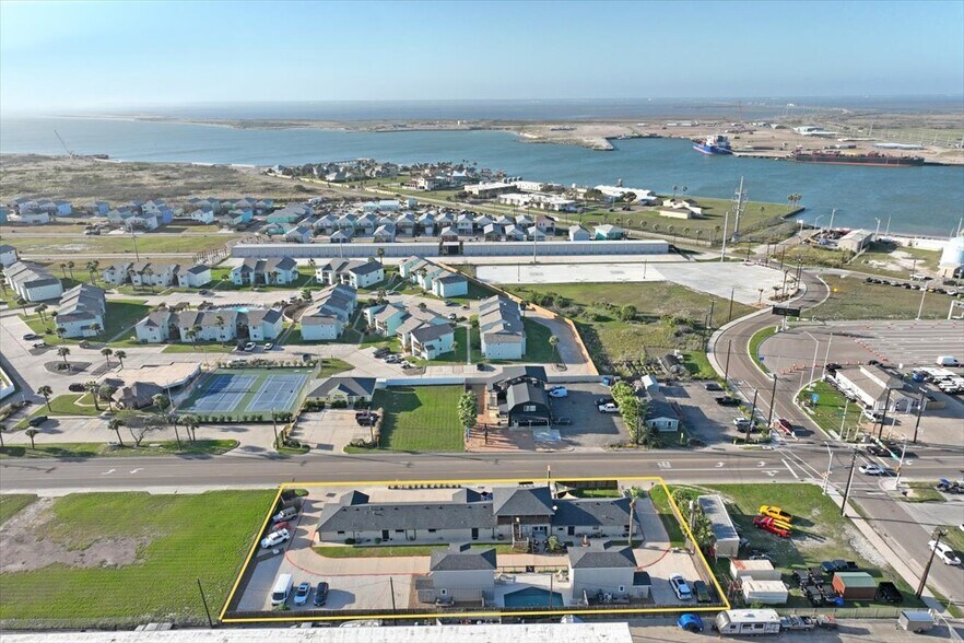 More Photos Of 121 Cut Off Rd, Port Aransas Office For Sale