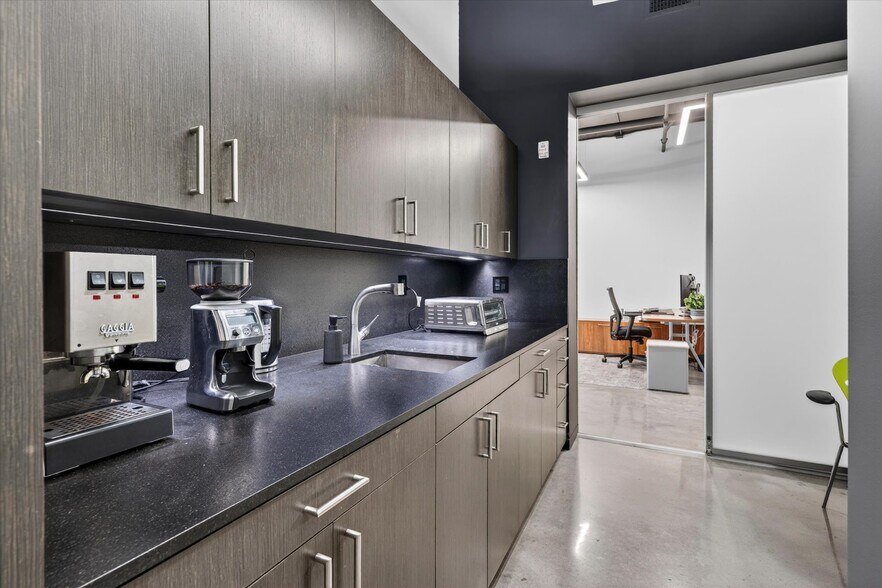 More Photos Of 7301 SW 57th Ct, South Miami Office For Sale