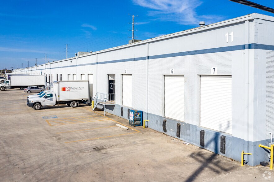 More Photos Of 5702-5720 Business Park, San Antonio Warehouse For Lease