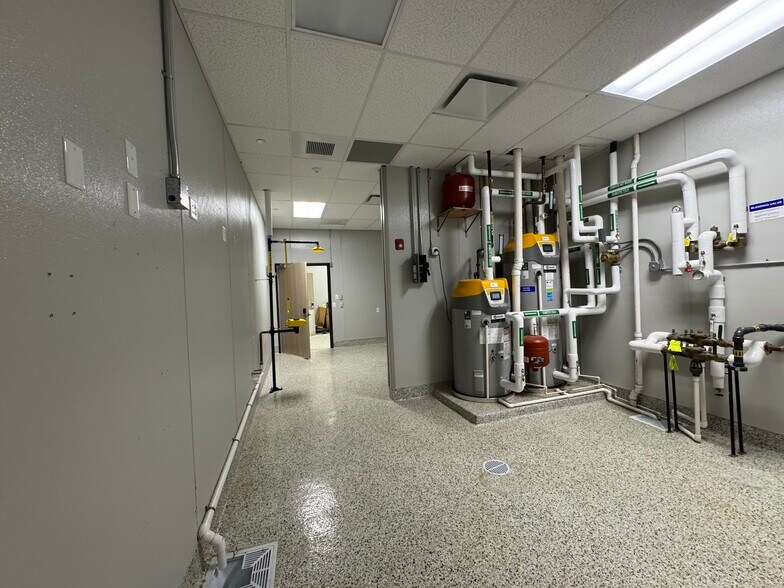 More Photos Of 2521 Walden Ave, Cheektowaga Storefront Retail Office For Lease