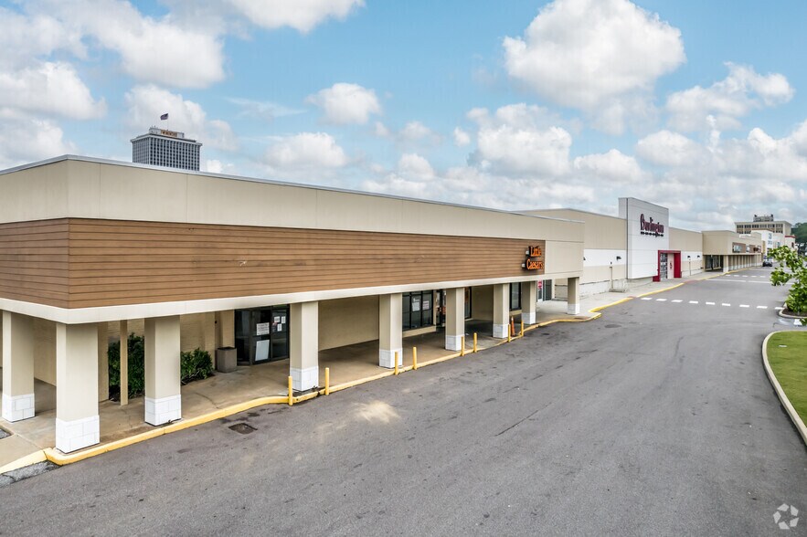 More Photos Of 5016-5074 Park Ave, Memphis Coworking Space