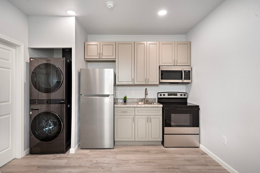 More Photos Of 715 28th St, Galveston Multifamily For Sale