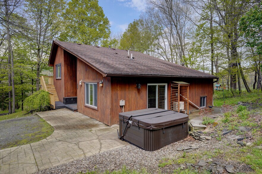 More Photos Of 5685 County Road 33, Canandaigua Specialty For Sale