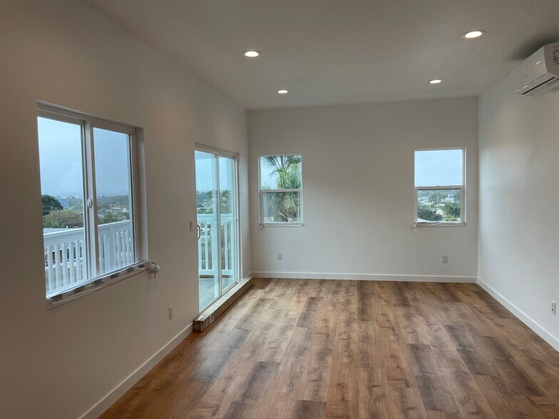 More Photos Of 6737-43 Thomson Ct, San Diego Apartments For Sale