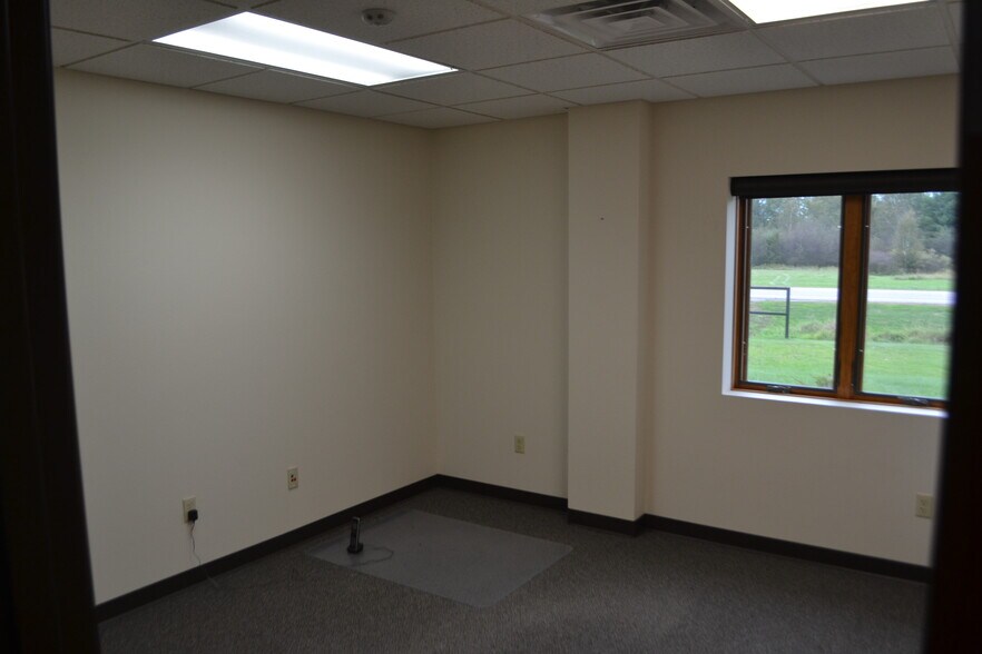 More Photos Of 1730 WI-153, Mosinee Warehouse For Lease