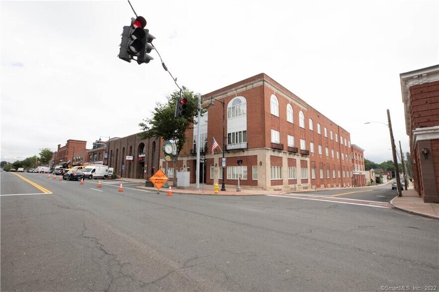 More Photos Of 935 Main St, Manchester Medical For Sale