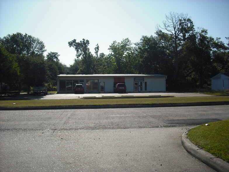 More Photos Of 3203 Preston Ave, Pasadena Freestanding For Lease