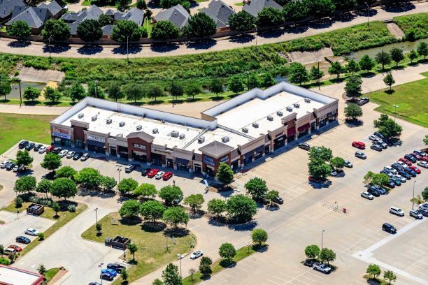 More Photos Of 421 Sherry Ln, Fort Worth Storefront For Lease