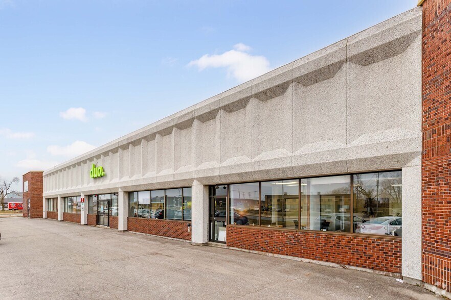 More Photos Of 4155-4175 Boul Poirier, Montréal Distribution For Lease