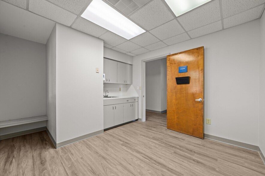 More Photos Of 2503 N Queen St, Kinston Medical For Sale