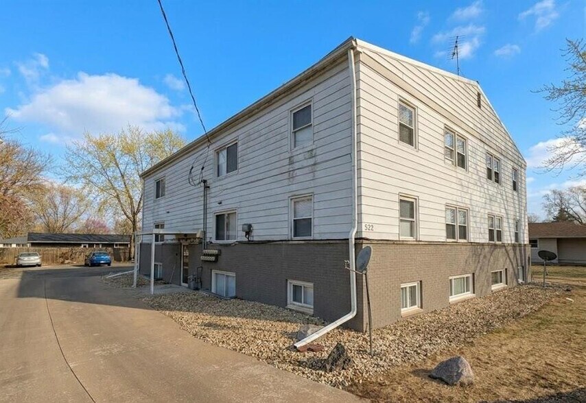 More Photos Of 522 N Main St, Hanna City Apartments For Sale